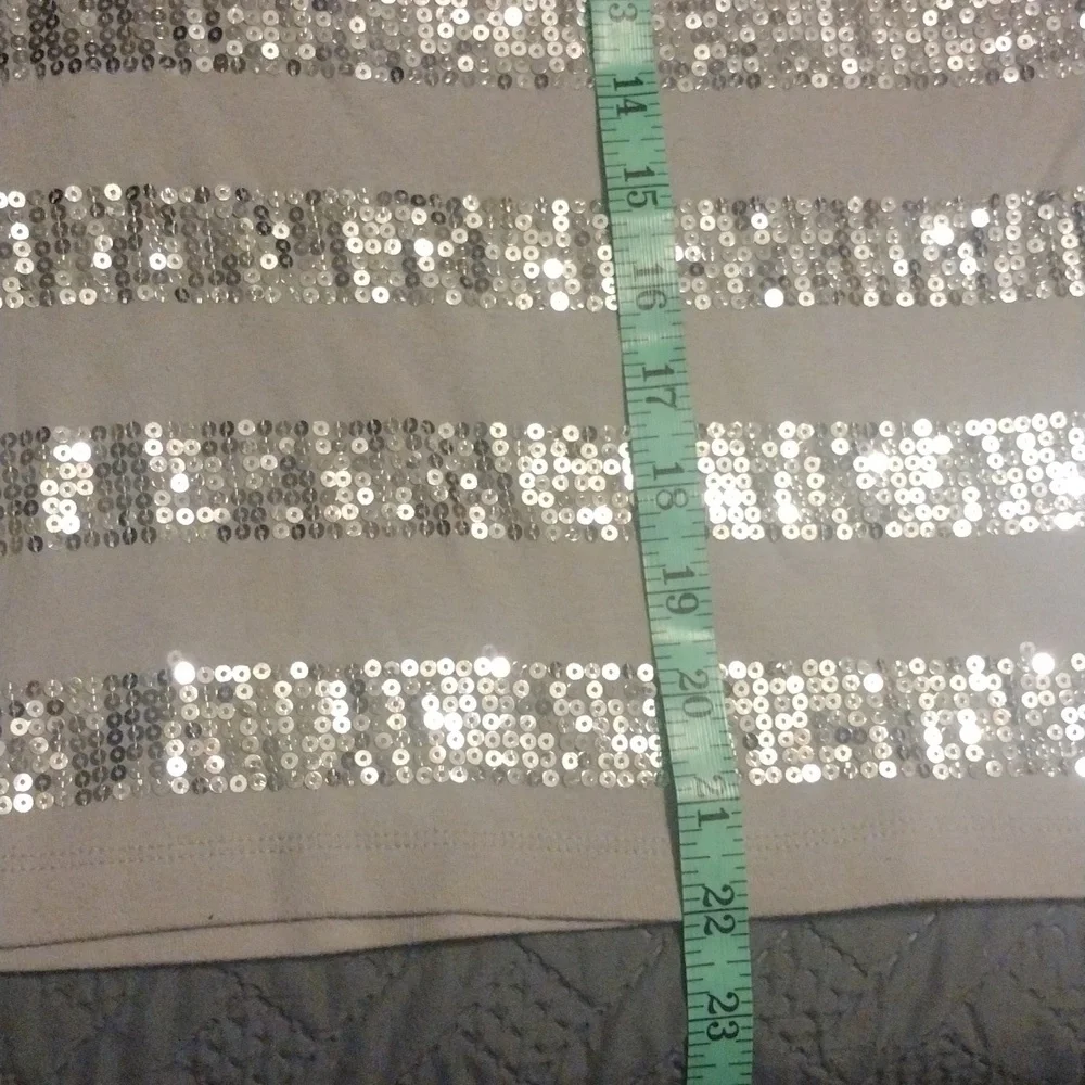 Old Navy White and Silver Sequin Tank - Picture 10 of 11